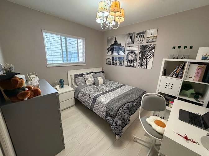 Diana's room