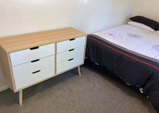 Lisa's room