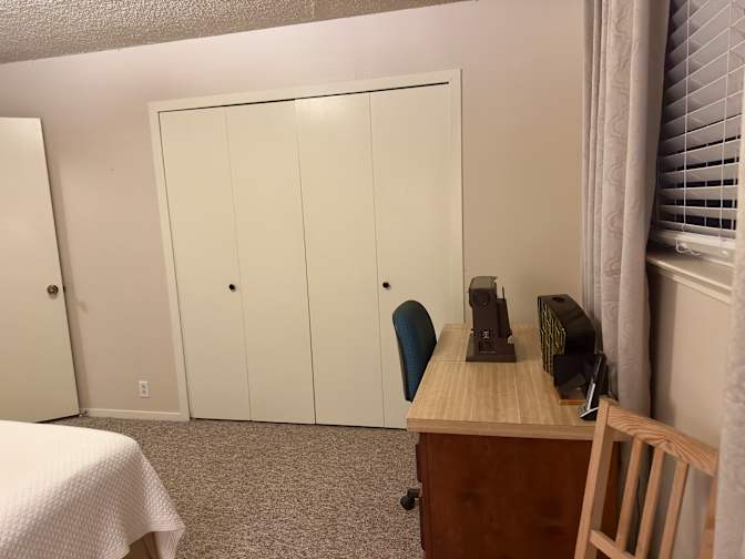 Liz's room