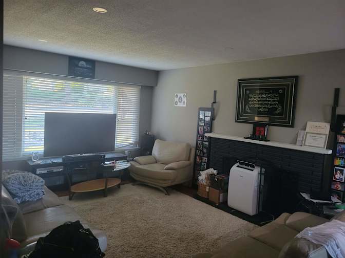 Jessica Dutt's room