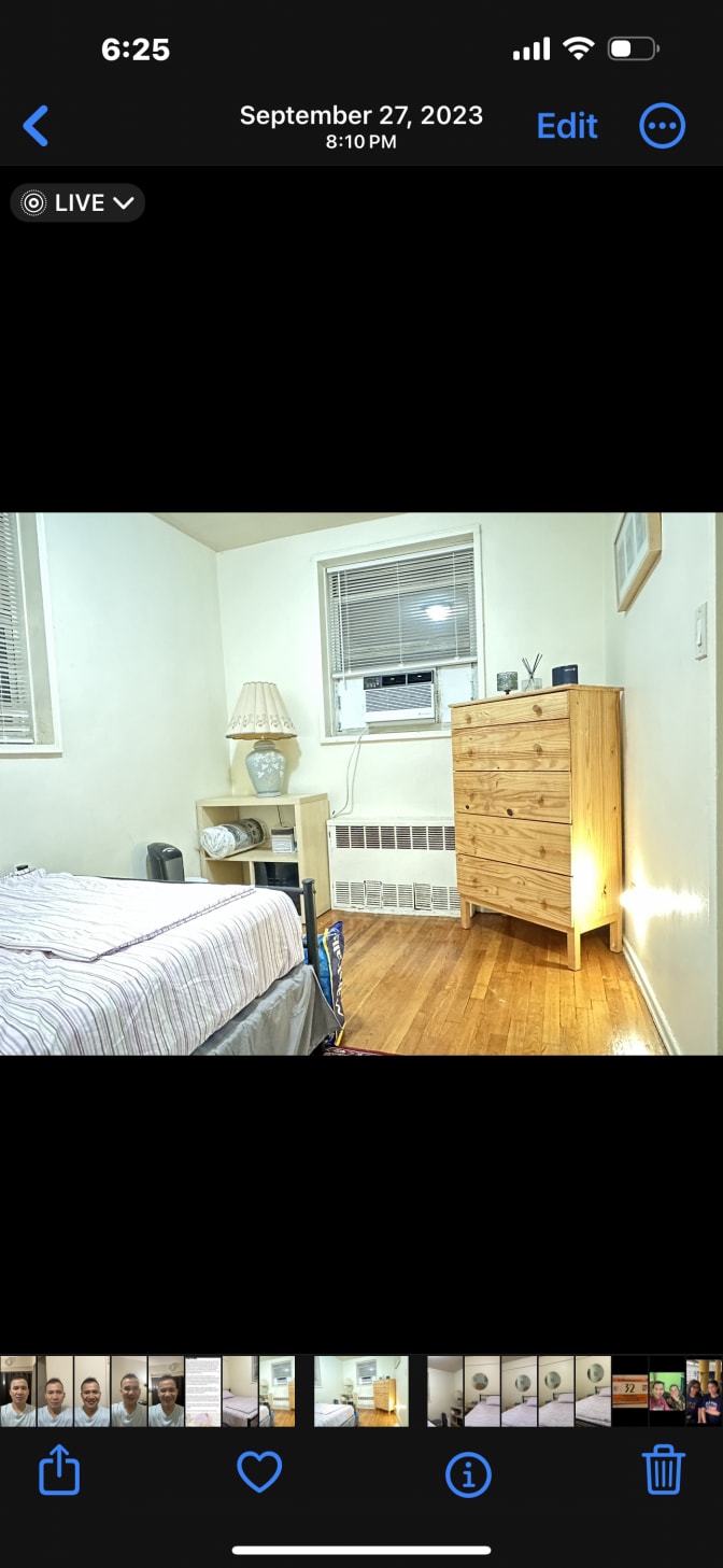 Jeffri's room