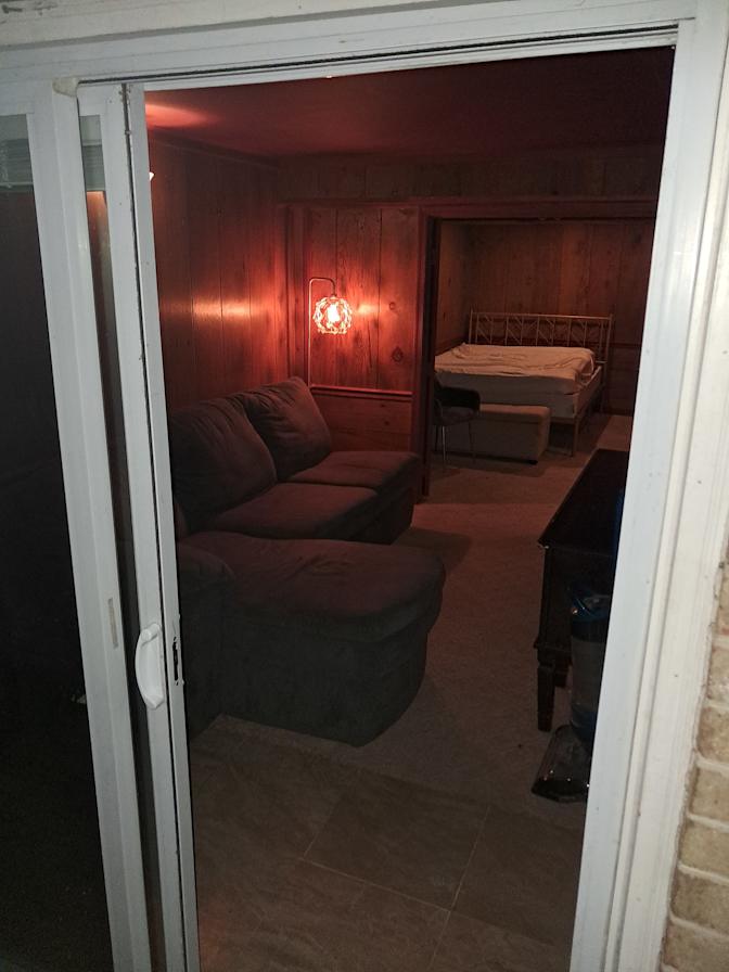 Geoffrey H's room