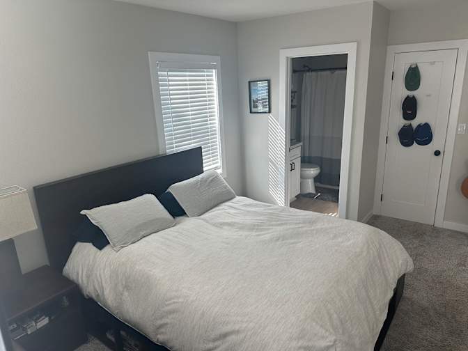 Andres's room