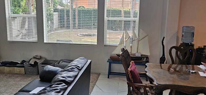 Elite Realty's room