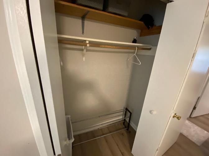 Alcove Rooms's room