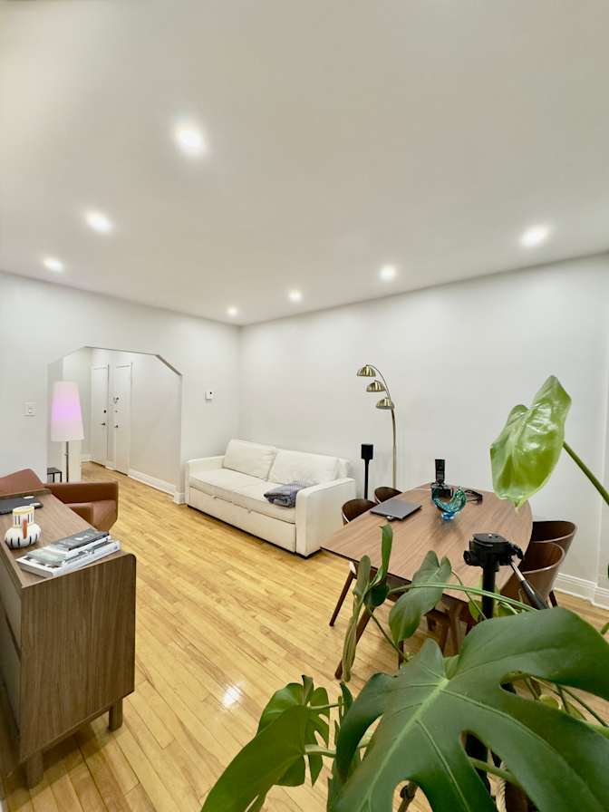 Andres's room