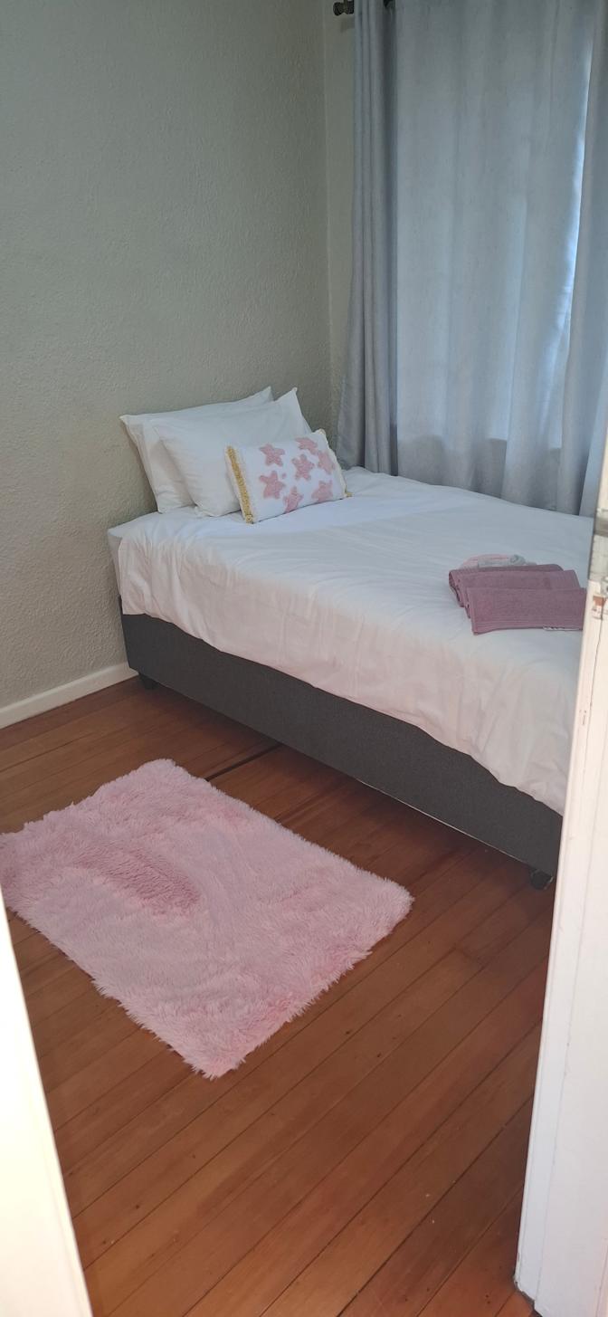 Lee's room