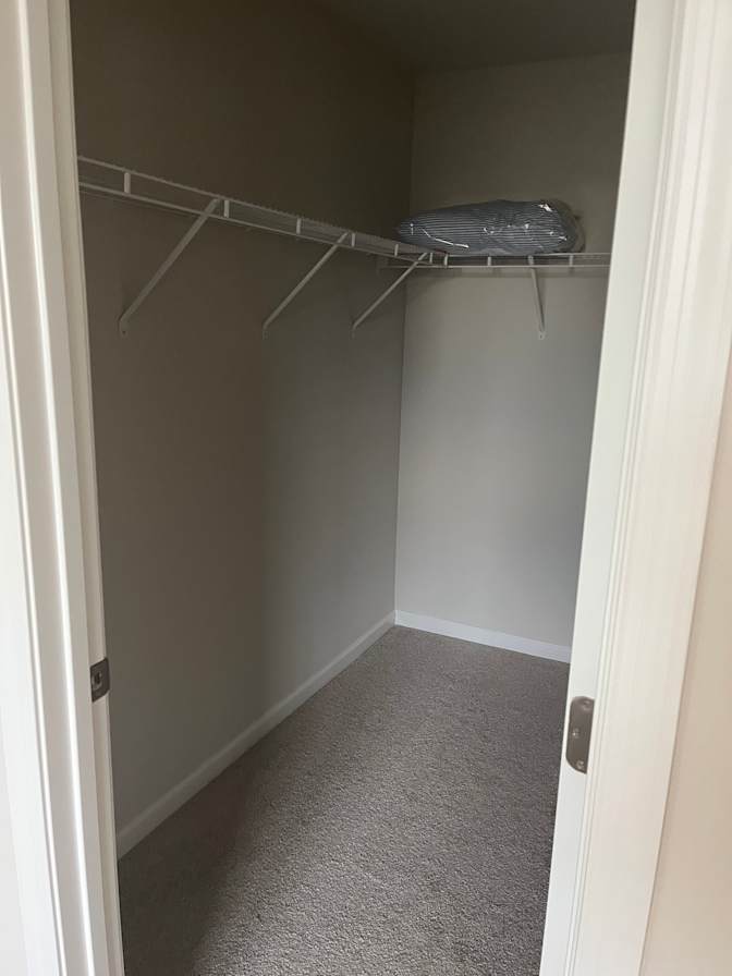 EDDY ABRIL's room
