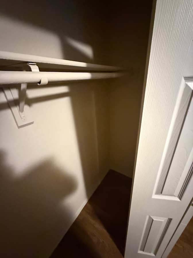 Desmond Ford Sr.'s room