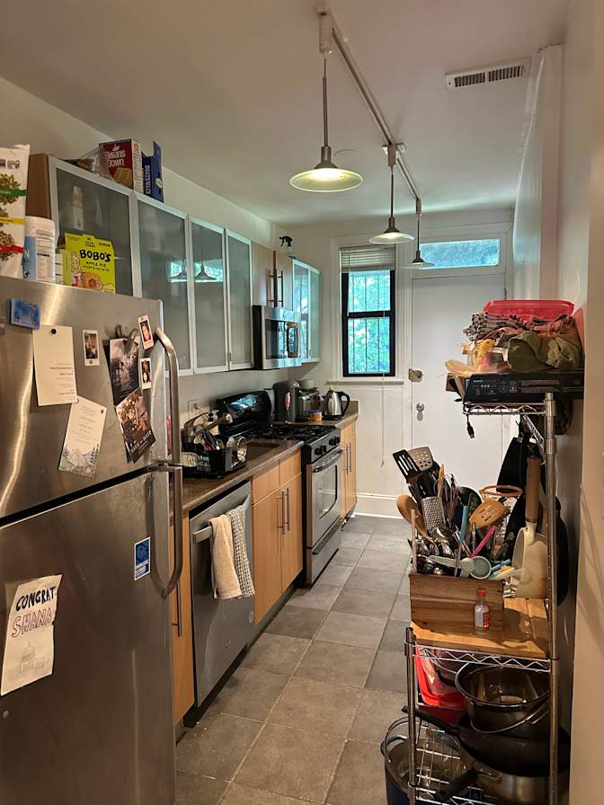 Shana Oshin's room