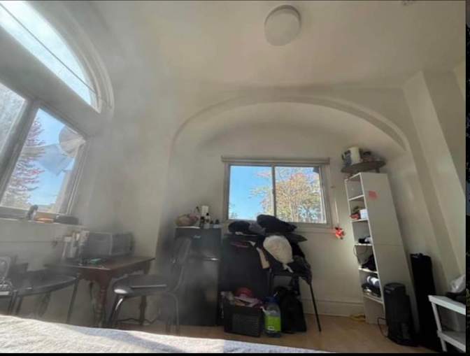 Mo's room