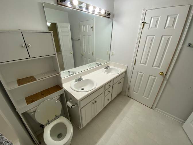 Alcove Rooms's room