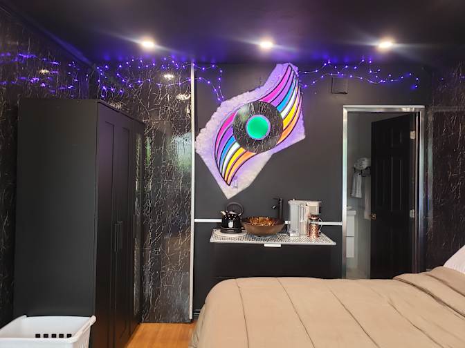 Dee's room