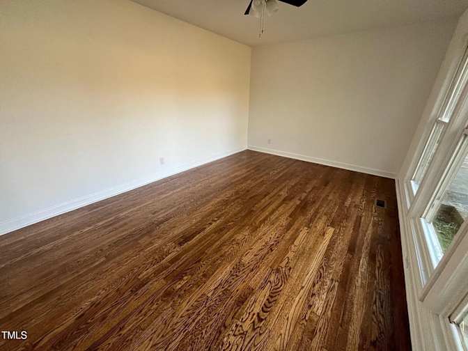 Alcove Rooms's room