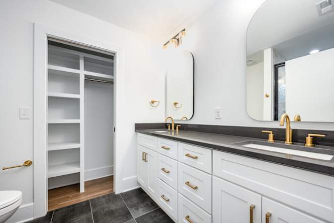 Alcove Rooms's room