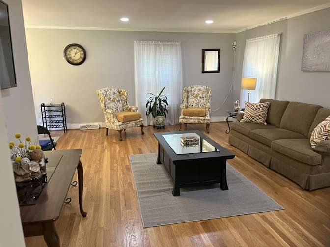 Carolina Realty Link's room