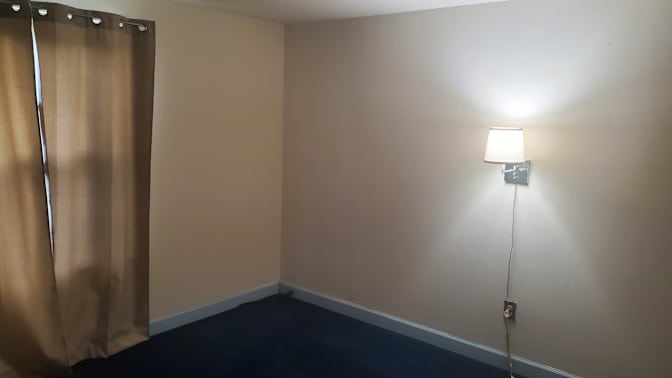 Enrique's room