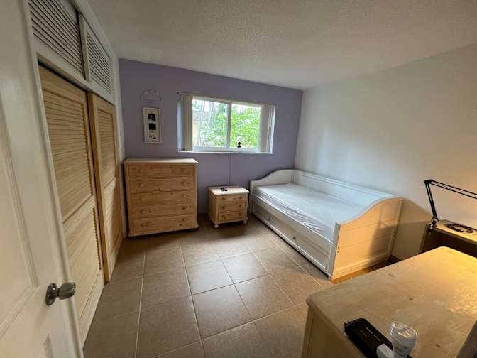 GIOVANNI's room