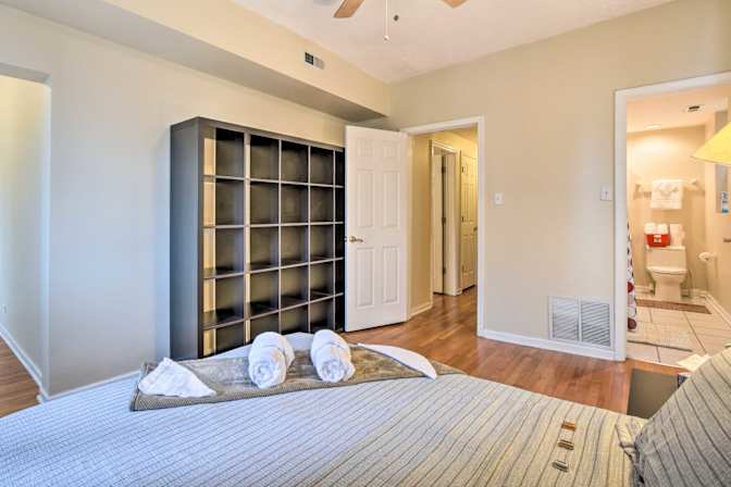 European Home - Roommate Needed's room