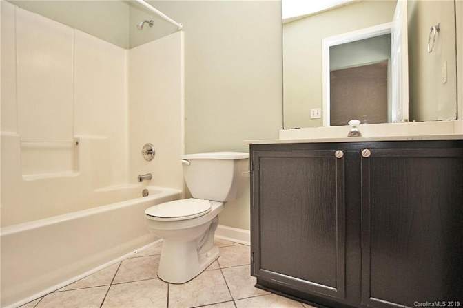 Alcove Rooms's room