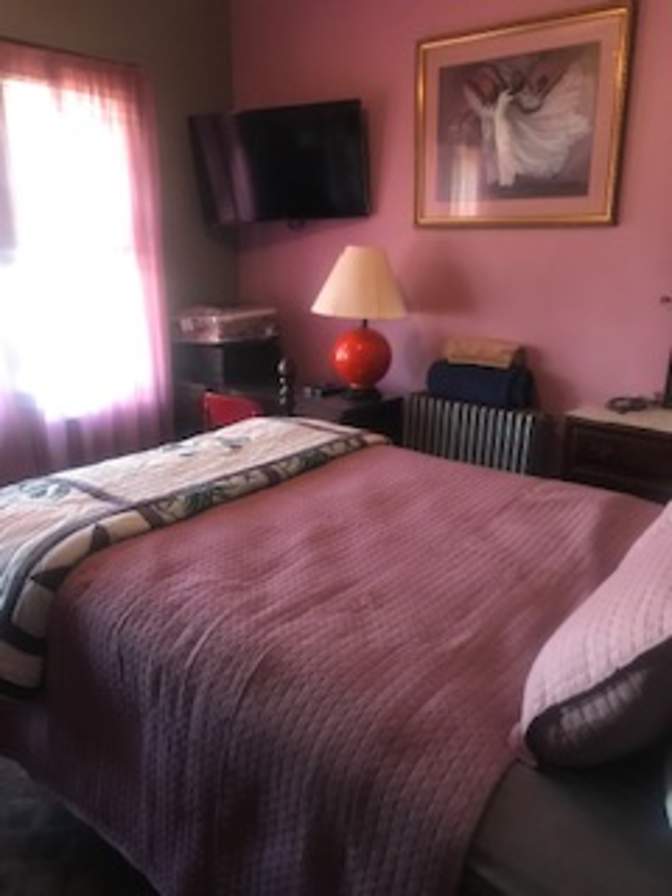 Leslie's room