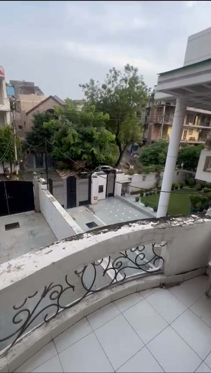 Hitendra's room