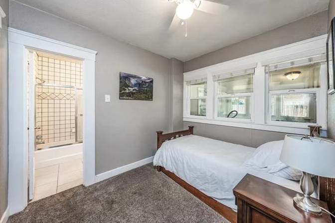 quiet room for rent's room