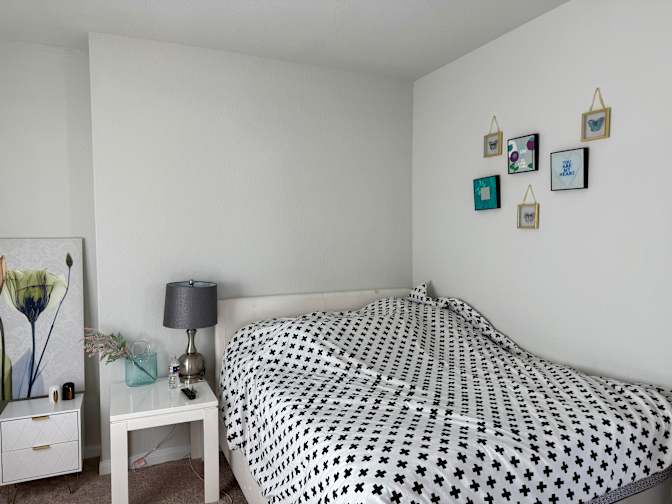 Phong's room