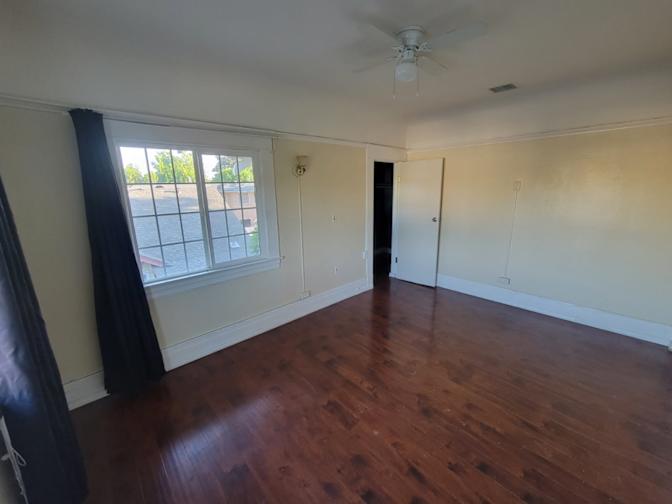 Lee's room