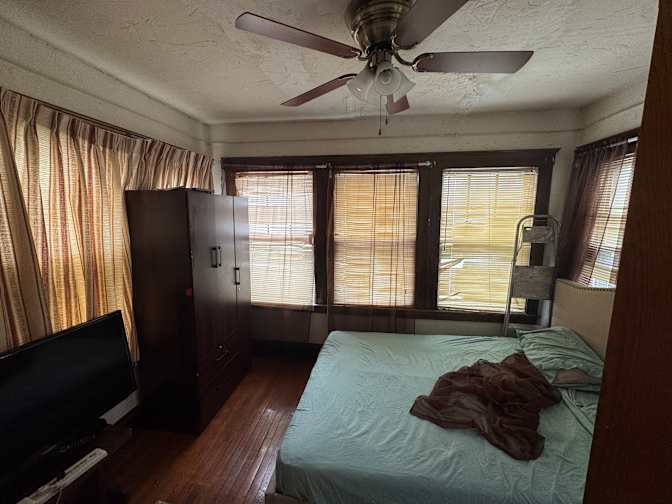 eddie's room