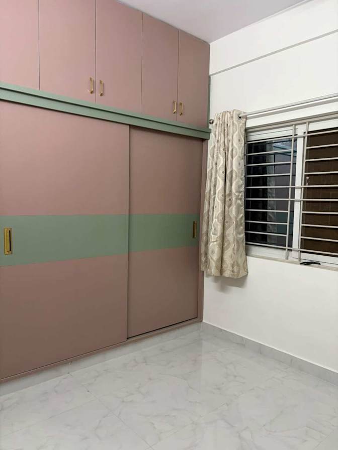 Manoj's room