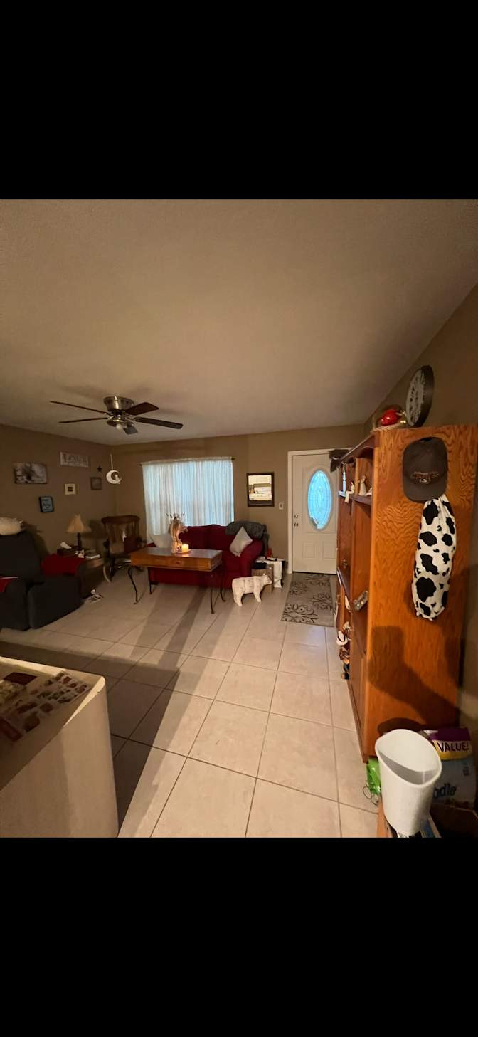 Joanne Mcmeekin's room