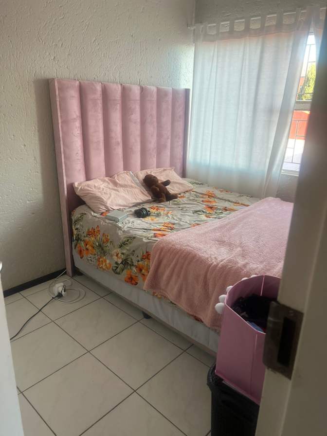 Dias's room