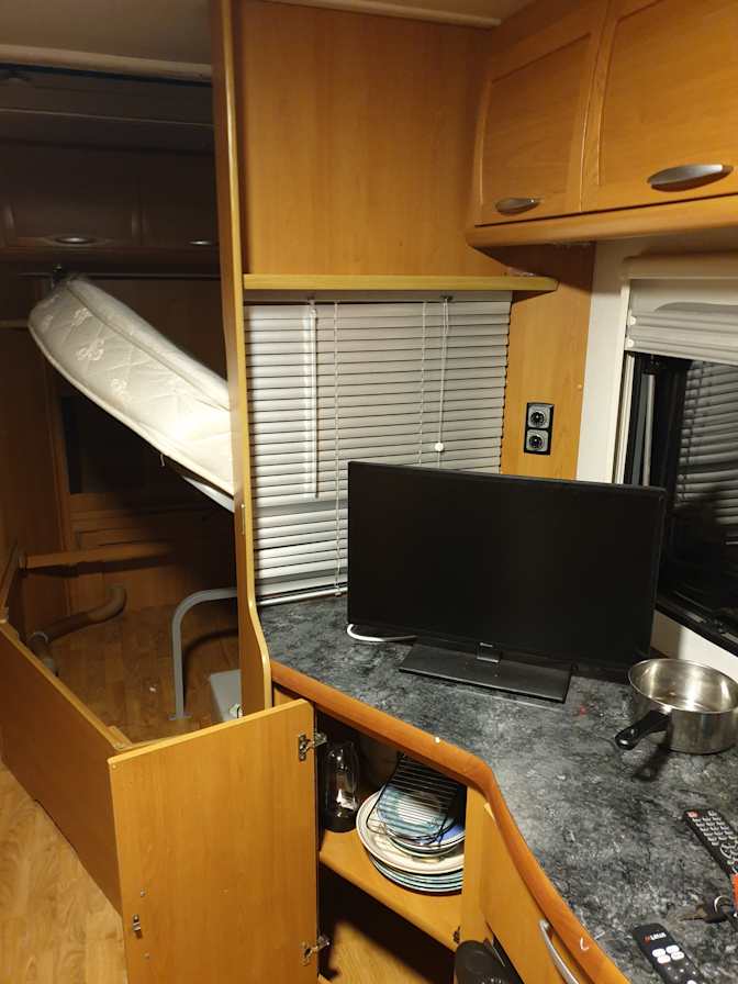 CHRISTOPHER's room