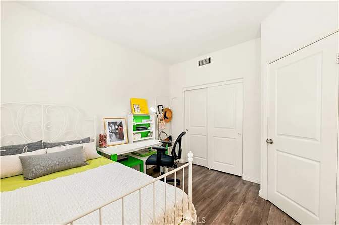 Larry Tsai's room