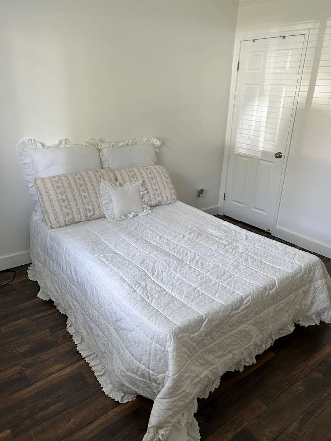 Lynn's room