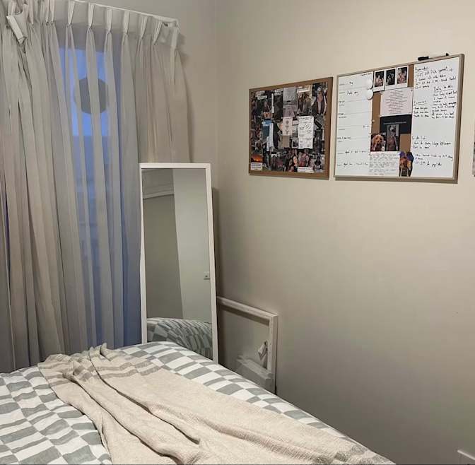 Donna's room