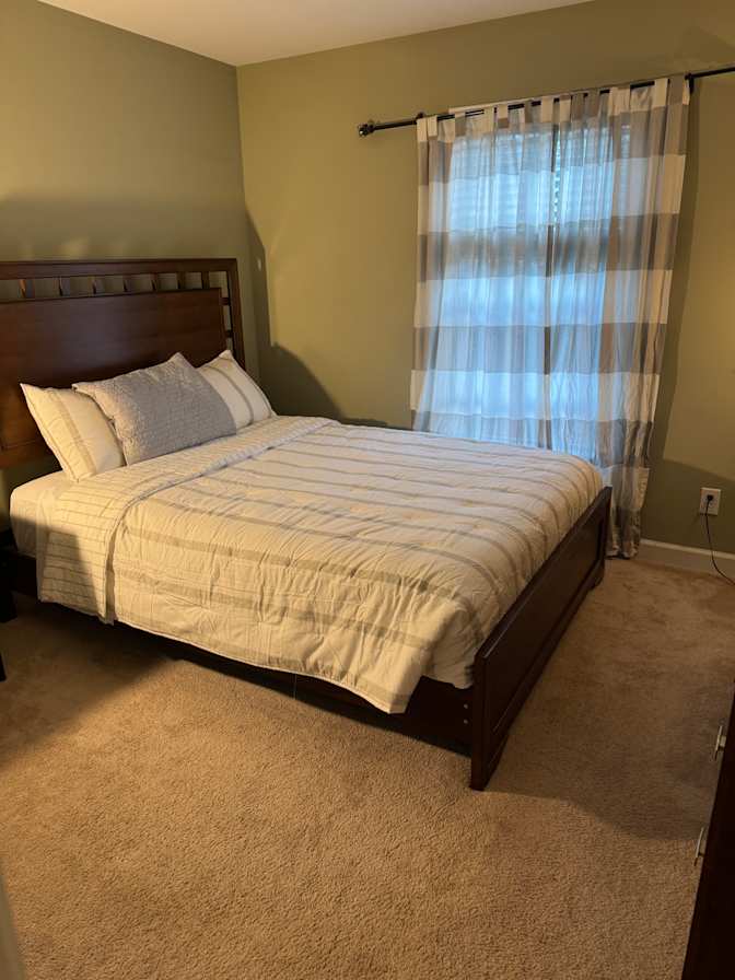 Liz's room