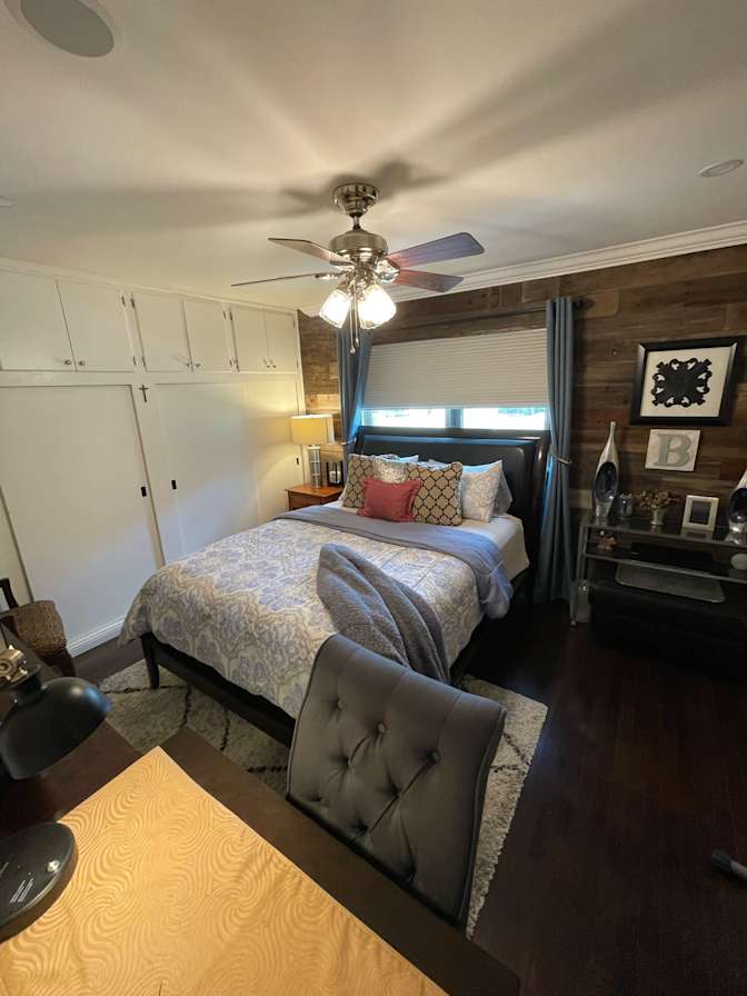 Ron's room