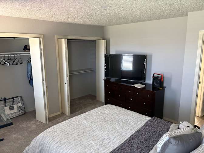 Dezmond's room