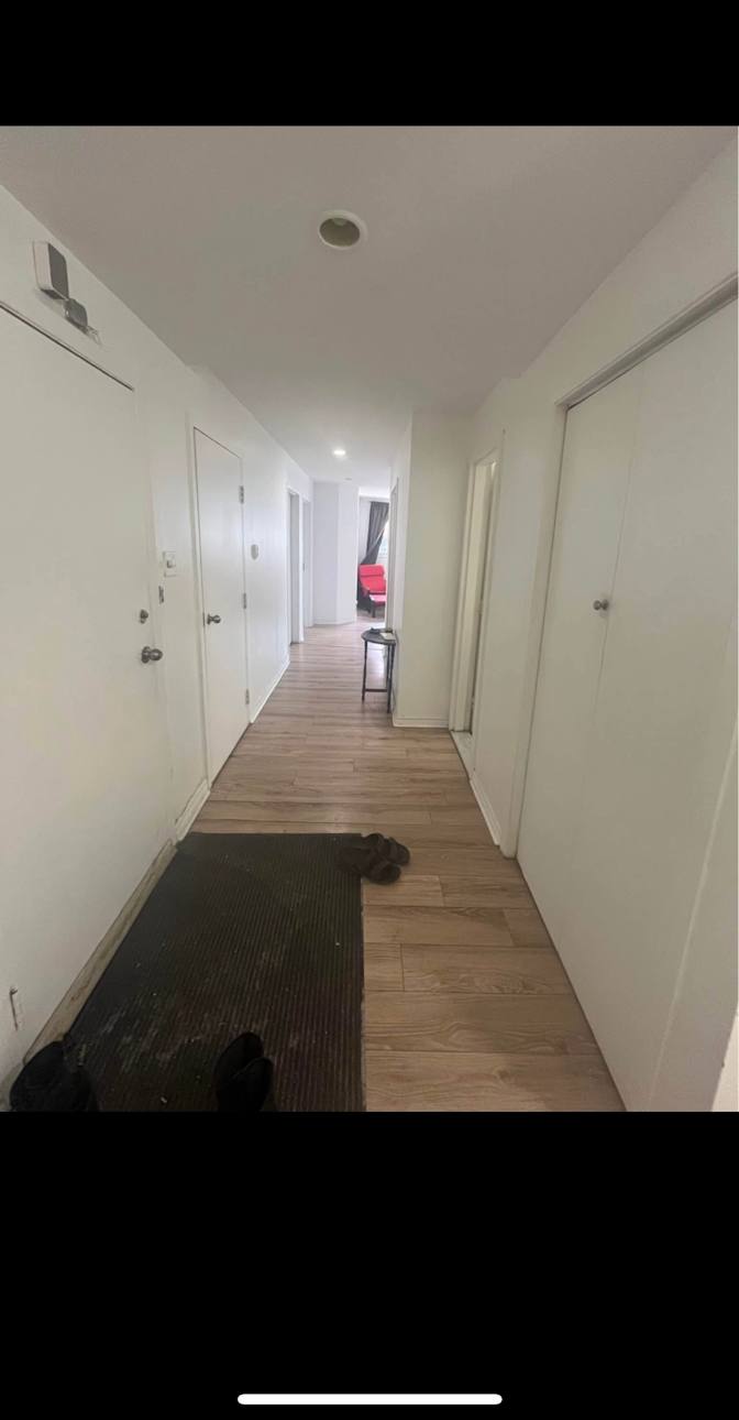 Safia Desrosiers's room