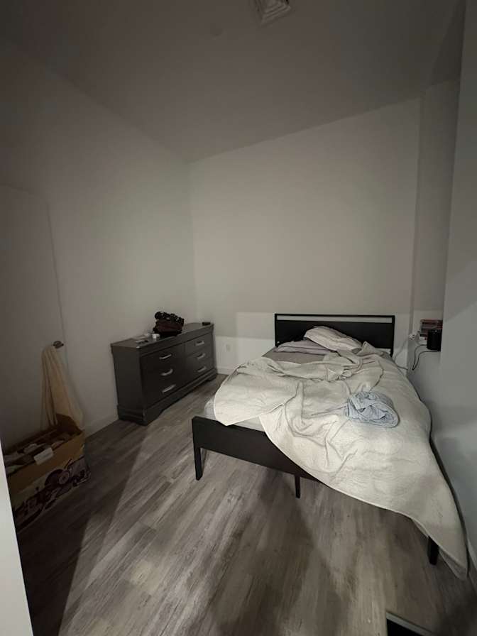 Hazel Davis's room