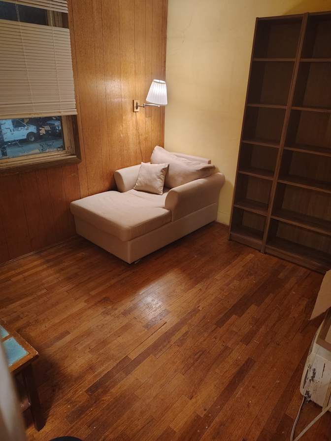 D's room