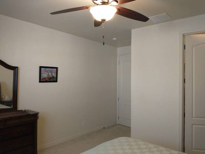 Room For Rent's room