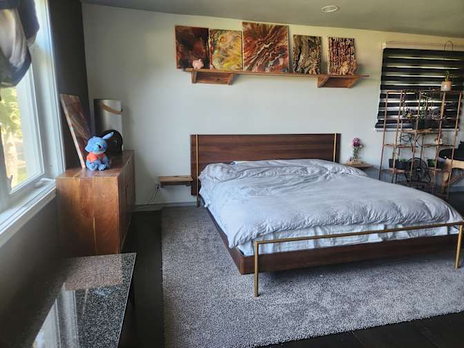 Patrick Vien's room