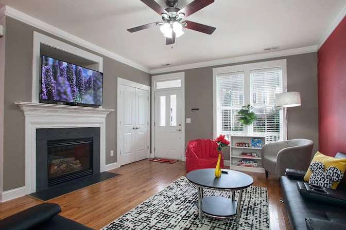 Alcove Rooms's room