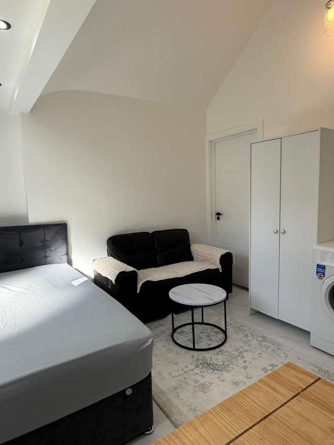 Aldi's room