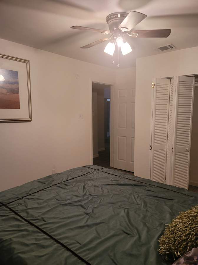 Dee's room