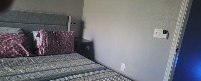 Efrain's room