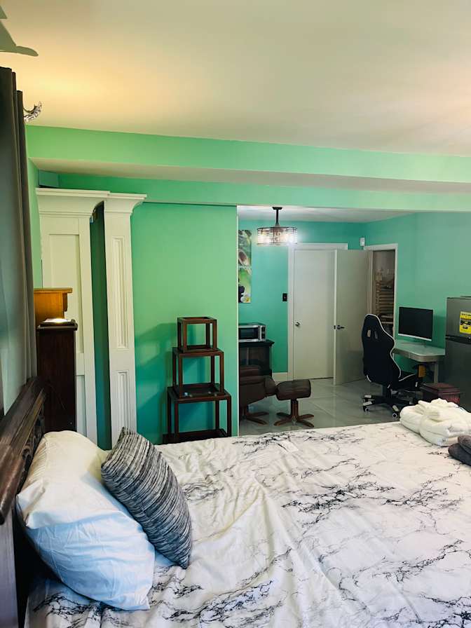 Geegee's room